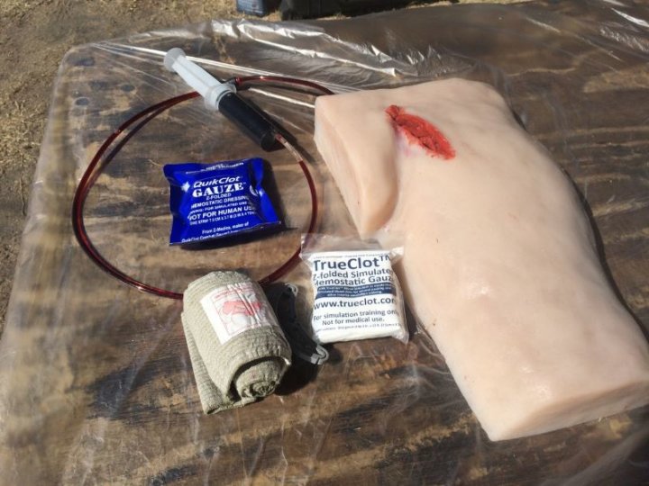 Simulator zur Kontrolle von Oberschenkelblutungen