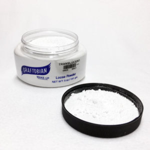 Poudre blanche pour rendre le visage de la victime pâle