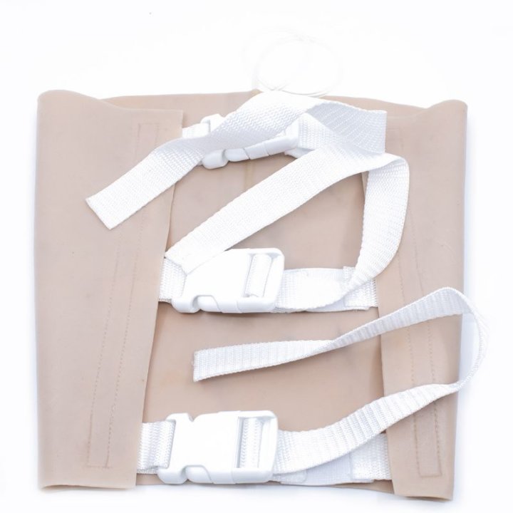 Wunden zum Tragen - schwere Risswunden, oberes Bein mit Ausfluss