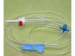 Système de perfusion avec robinet à trois voies